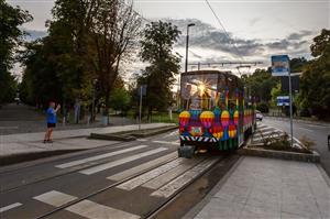Încă un tramvai colorat pe străzile Clujului FOTO