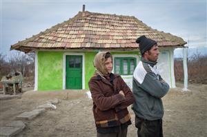 România EXTREMELOR. Avem cei mai mulţi proprietari şi cele mai aglomerate case
