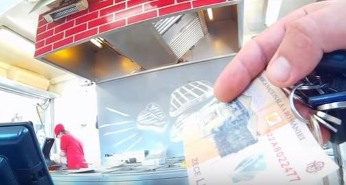 Vlogger clujean, ignorat la un magazin din Odorheiu Secuiesc pentru că nu ştia limba maghiară  VIDEO