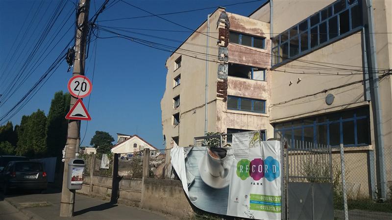 Proiect imobiliar Record. „Baza sportivă se repune în funcţiune