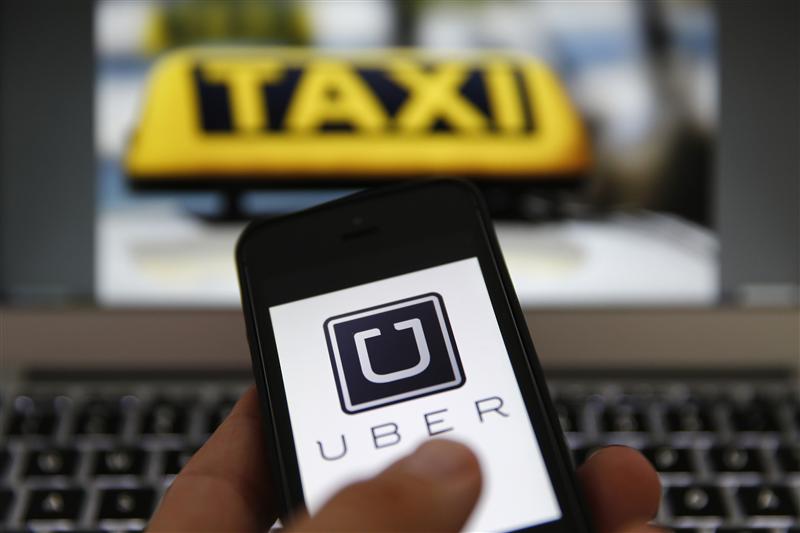 Transportatorii cer ANAF să verifice cum încasează UBER banii de la clienţi