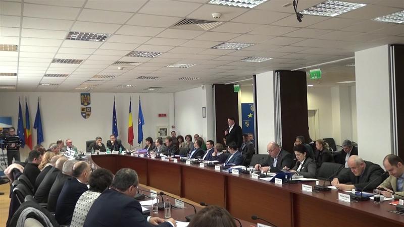 Consilierii judeţeni ai PSD, deranjaţi de şedinţa extraordinară convocată luni