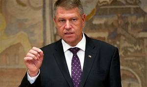 Iohannis: Persoanele cu probleme ar trebui să se retragă din Guvern