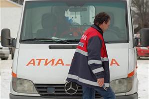 Sindicaliştii de la Ambulanţă pichetează miercuri sediile ministerelor Muncii şi Sănătăţii