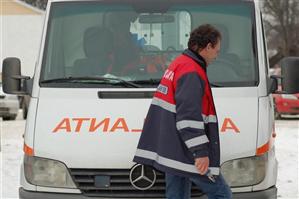 Sindicaliştii de la Ambulanţă pichetează miercuri sediile ministerelor Muncii şi Sănătăţii