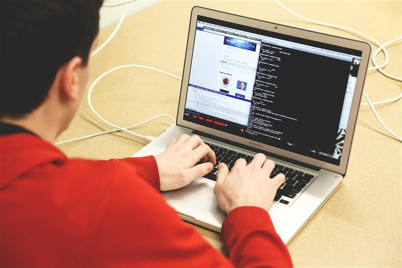  IT-iştii plecaţi în străinătate primesc 40.000 de euro să îşi facă firmă la Cluj