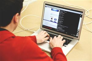  IT-iştii plecaţi în străinătate primesc 40.000 de euro să îşi facă firmă la Cluj
