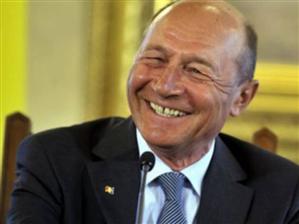 Băsescu, despre pensie: Dacă vor fi majorări mai primesc 300 de lei