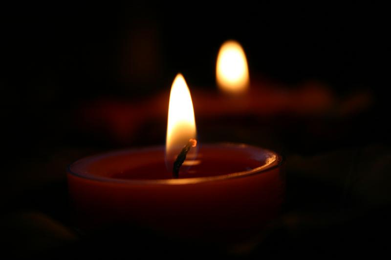 Candele şi rugăciuni, la Cluj, în memoria victimelor de la Colectiv