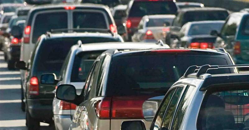 Piaţa auto, în creştere. Cel mai bine vândut model de maşină şi culoarea preferată a românului