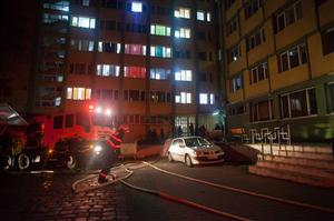  Incendiu într-un cămin studențesc din Hașdeu. 160 de persoane, evacuate FOTO