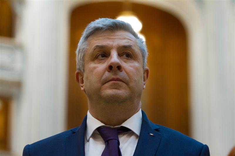 Iordache: Cei care protestează ar trebui să vadă că încercăm să facem nişte legi mai bune