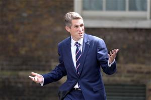 Ministrul Apărării de la Londra: Britanicii care s-au alăturat reţelei Stat Islamic ar trebui vânaţi şi ucişi