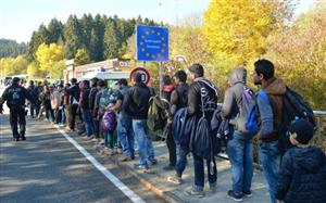 UE: România să pună corect în aplicare directivele privind migraţia. Polonia, Ungaria şi Cehia, date în judecată