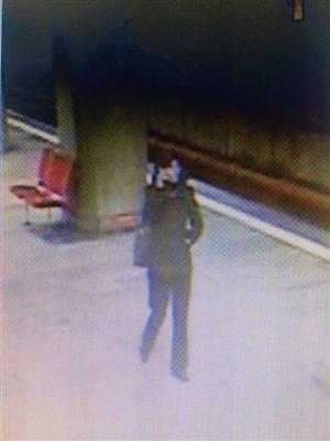CRIMA de la metrou. Femeia suspectată că a ucis o tânără, reţinută