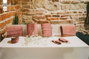 Cadouri de Crăciun de la designeri români 