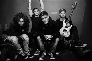 Au cucerit lumea cu hitul „Butterfly”, în 2018 concertează la Cluj VIDEO