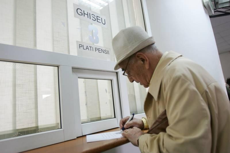 Cresc pensiile, scad salariilor unor bugetari. Anunţul făcut de Ministrul Muncii