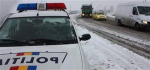 Ninsorile afectează traficul în mai multe zone din ţară. La Cluj nu sunt drumuri blocate