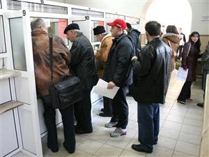 Fiscul drege busuiocul pe ultima sută. Declarația 600 se poate depune pe internet