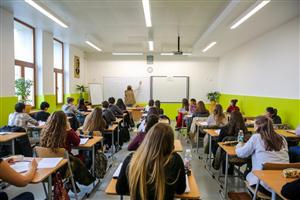 Burse pentru elevii din Cluj. Peste 11 milioane de lei alocaţi din bugetul pe 2018