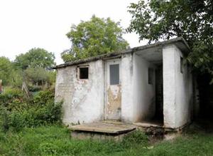 23 de şcoli fără toalete, alte câteva zeci supuse capriciilor vremii. 