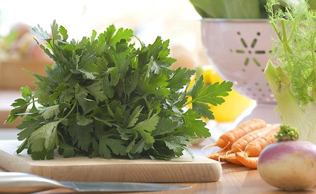 Dieta cu pătrunjel: ieftină, eficientă, rapidă