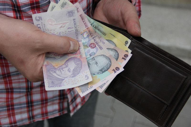 Ministrul Finanţelor: angajatorii din patru sectoare vor reţine la sursă CASS 