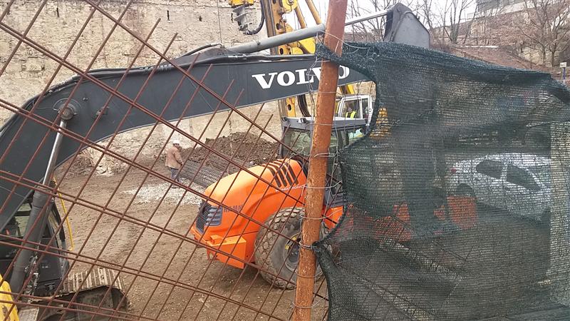 Au început lucrările peste cadavrul 