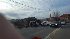 Accident pe Frunzișului. Traficul oprit la urcare FOTO