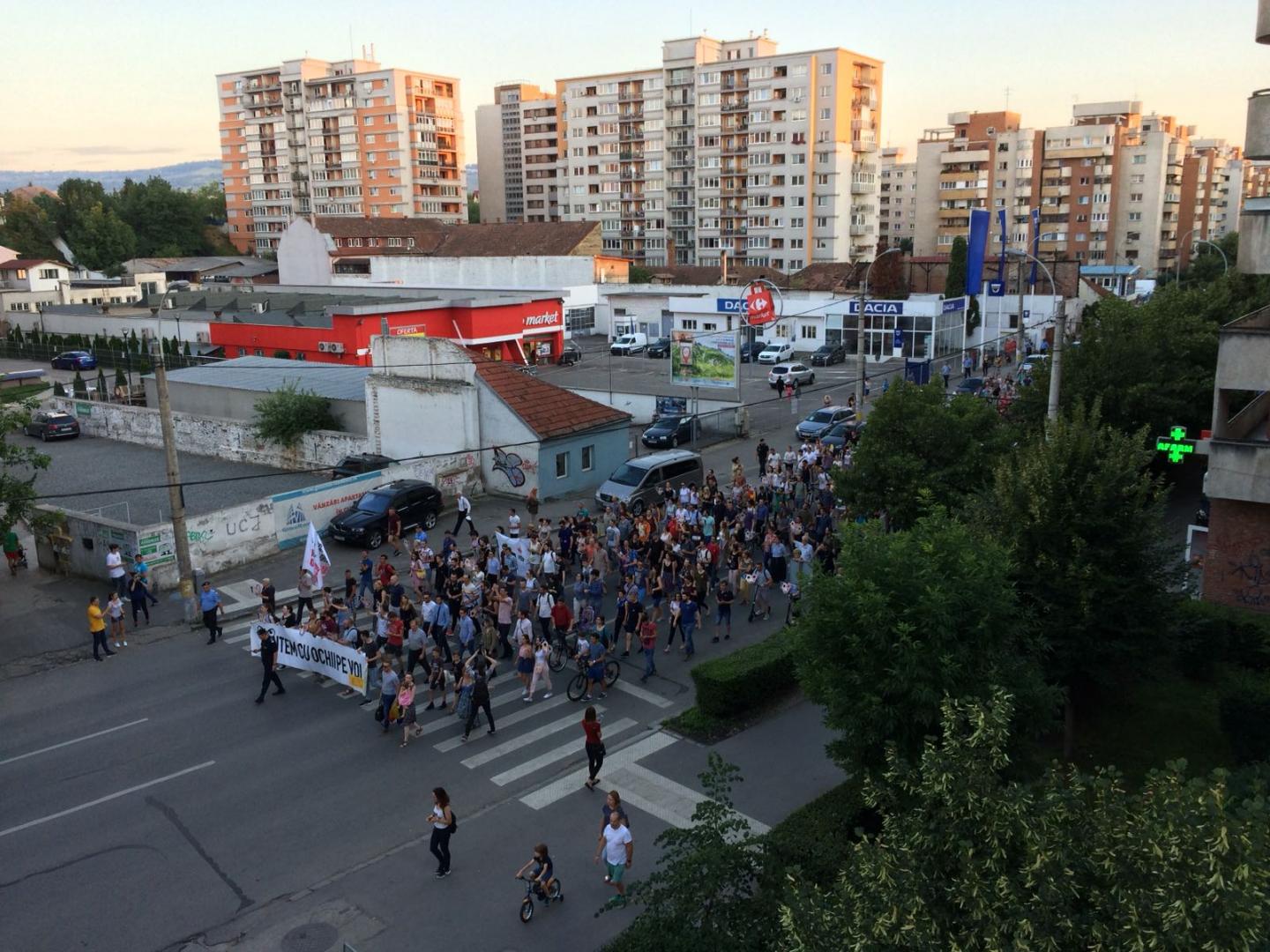 Mii de clujenii au ieșit din nou în stradă: ” ”Dragnea - jos, jos, ești un ticălos””