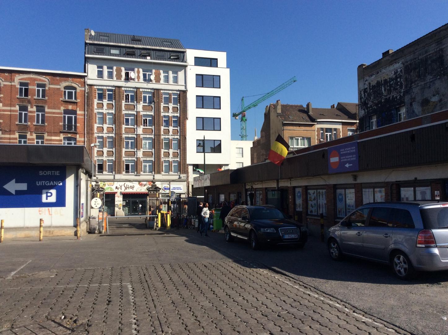 Piața Abator, varianta de Bruxelles. Fermă de ciuperci, crescătorie de pești și grădini suspendate