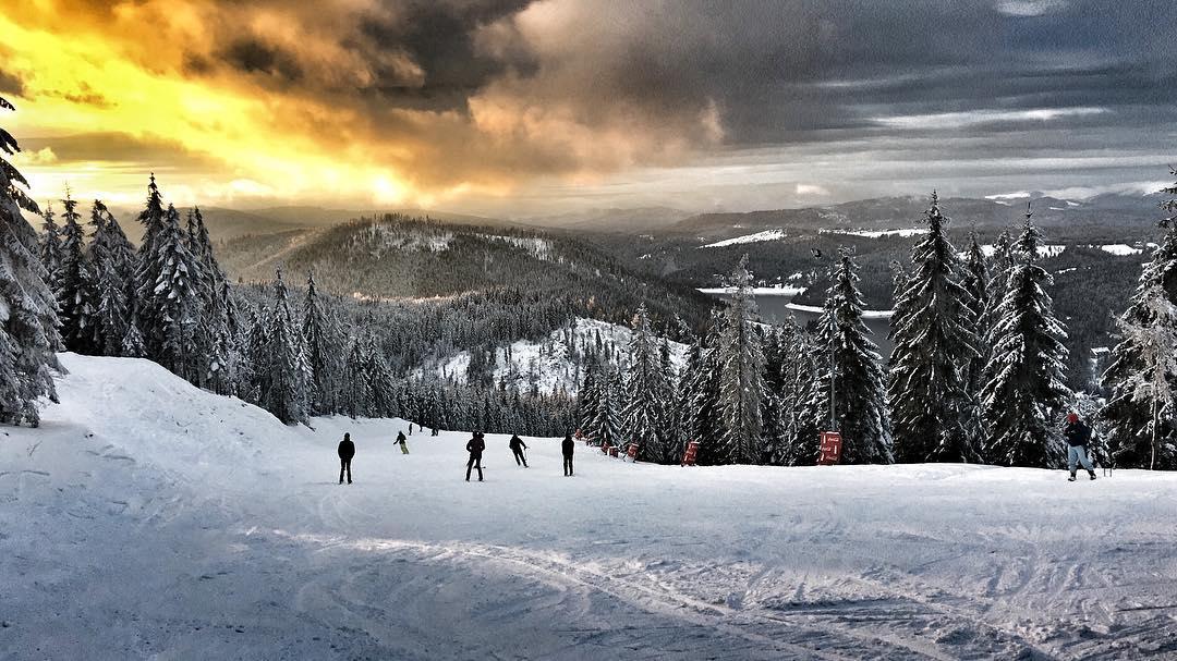 FOTO: Weekend la ski. Peisaje uimitoare pe pârtiile din Cluj