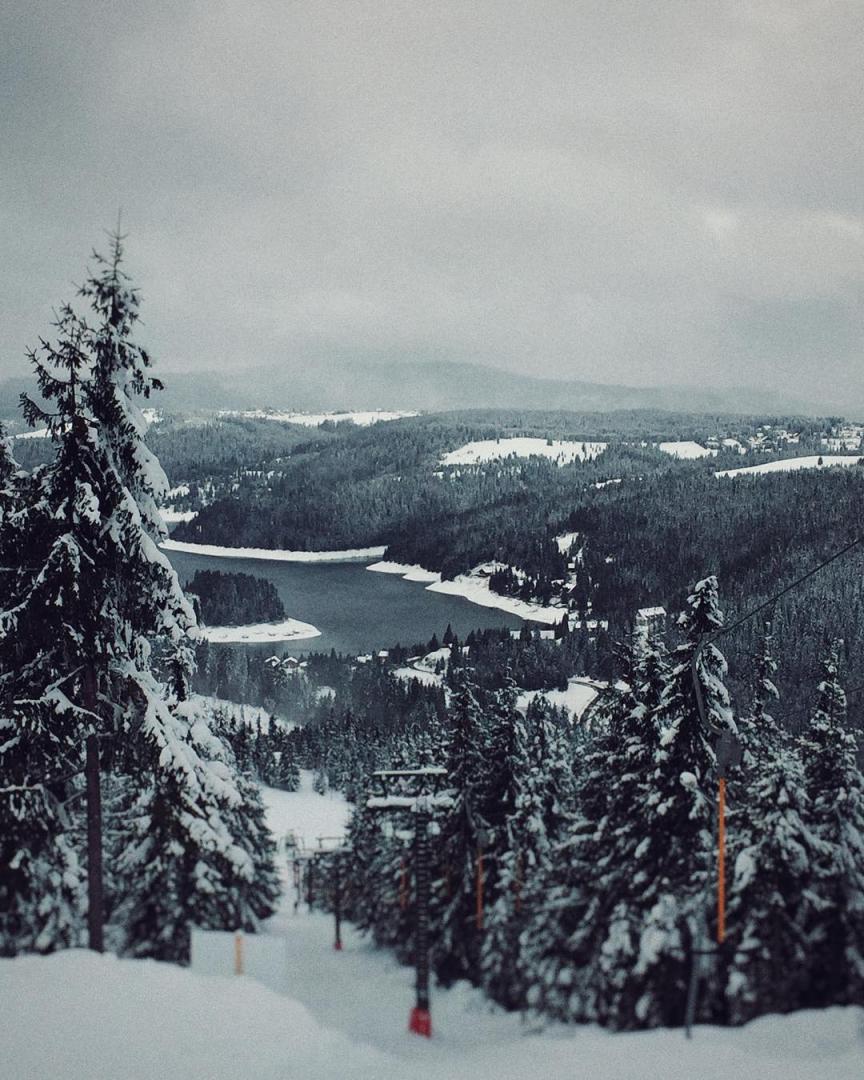 FOTO: Weekend la ski. Peisaje uimitoare pe pârtiile din Cluj