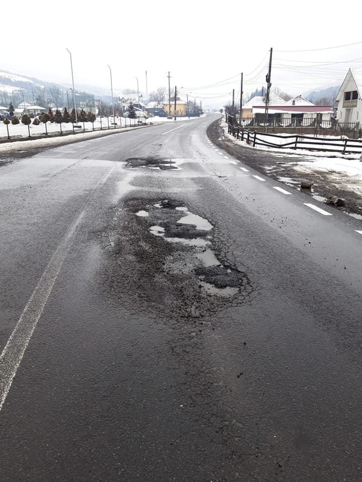 Sute de gropi împânzesc Clujul. Cele mai afectate drumuri și soluția autorităților pentru acestea
