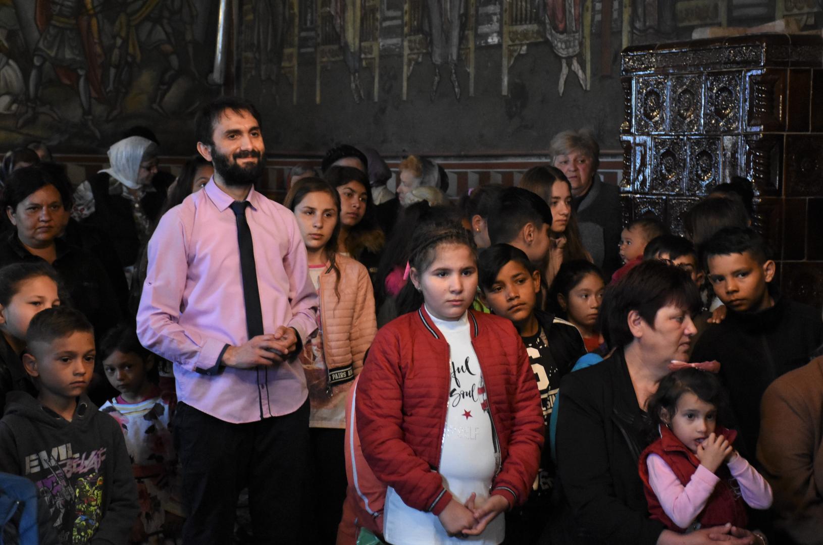PREMIERĂ în România: Slujbă oficiată în limbile română şi ROMANI la Cluj