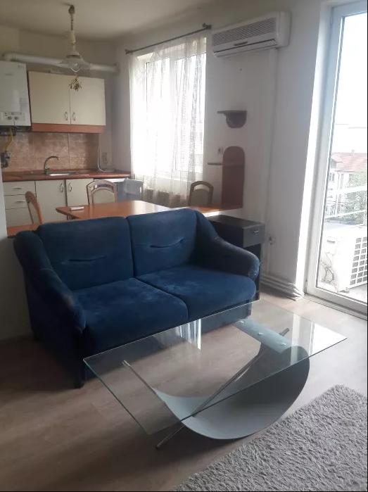 Oferte nesimţite de cazare la Untold. Un proprietar cere 1.000 de euro pentru o cameră cu o canapea
