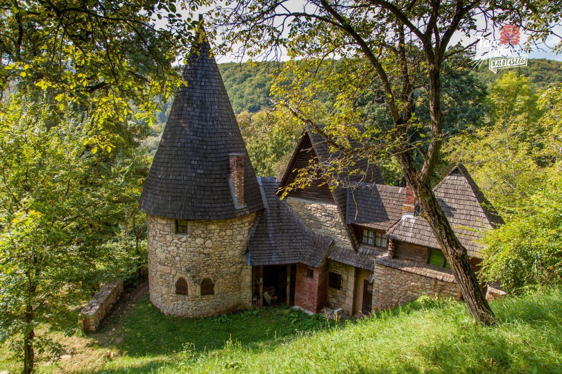 Castelul Ciorii, o bijuterie arhitecturală la doi paşi de Cluj. Ce mai puteţi vizita în zonă