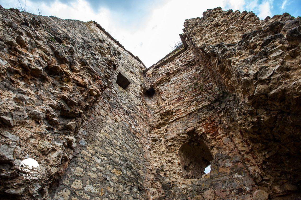 Castelul Ciorii, o bijuterie arhitecturală la doi paşi de Cluj. Ce mai puteţi vizita în zonă
