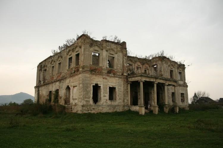 Destinaţie de weekend! Trei castele din Cluj mai puţin cunoscute