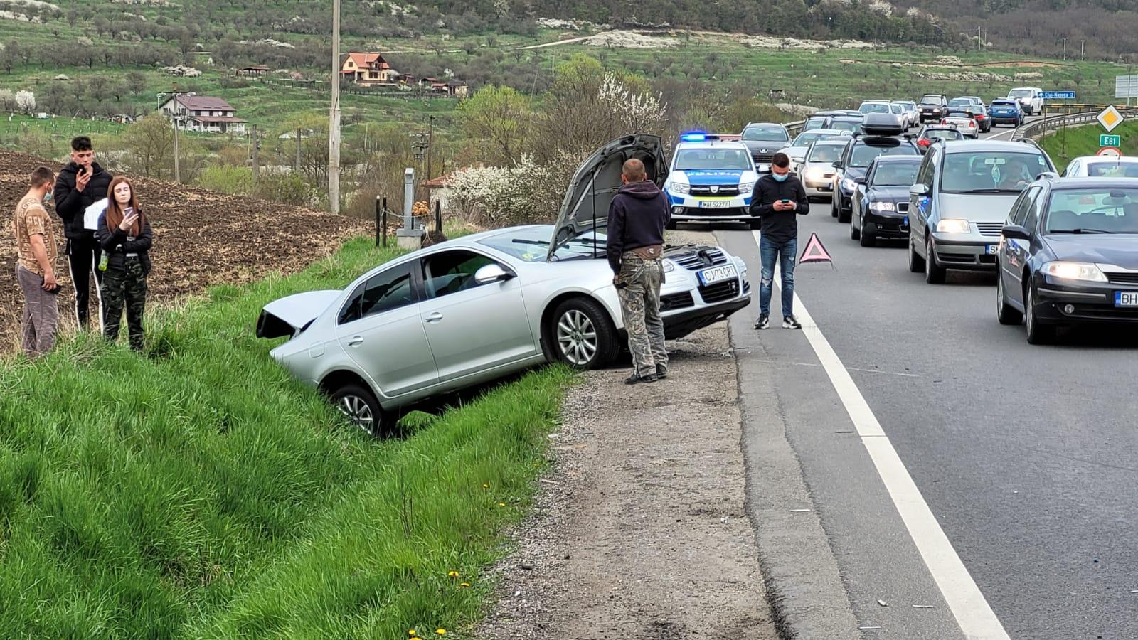 Accident cu victime în Suceagu. Coliziunea desprins bucăţi din maşini şi a lăsat în urmă bucăţi oameni plini de sânge