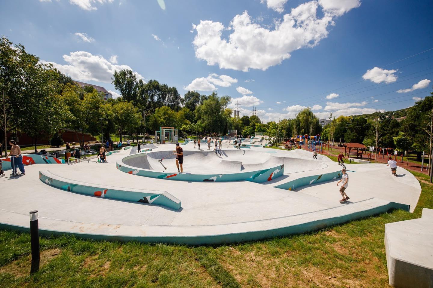 Noua față a skatepark-ului din Rozelor. Modernizarea zonei de agrement a costat peste 3 milioane de lei