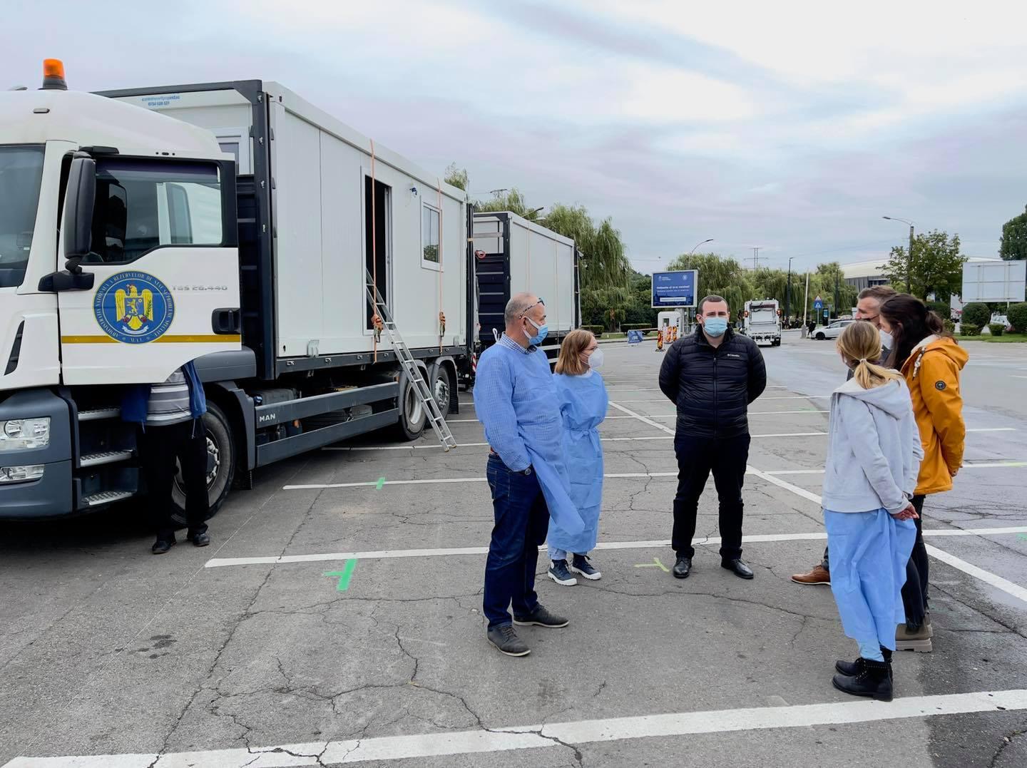 Incepe sezonul toamnă-iarnă la centrul drive-thru. Corturile, înlocuite cu două containere