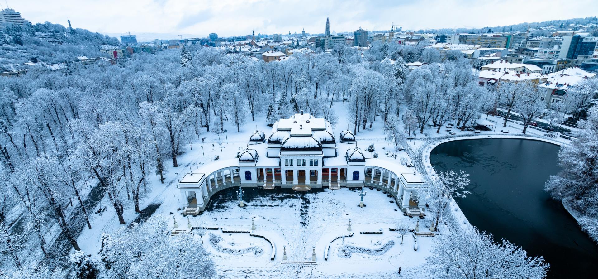 Clujul, în haine de iarnă. Imagini superbe cu oraşul acoperit de omăt