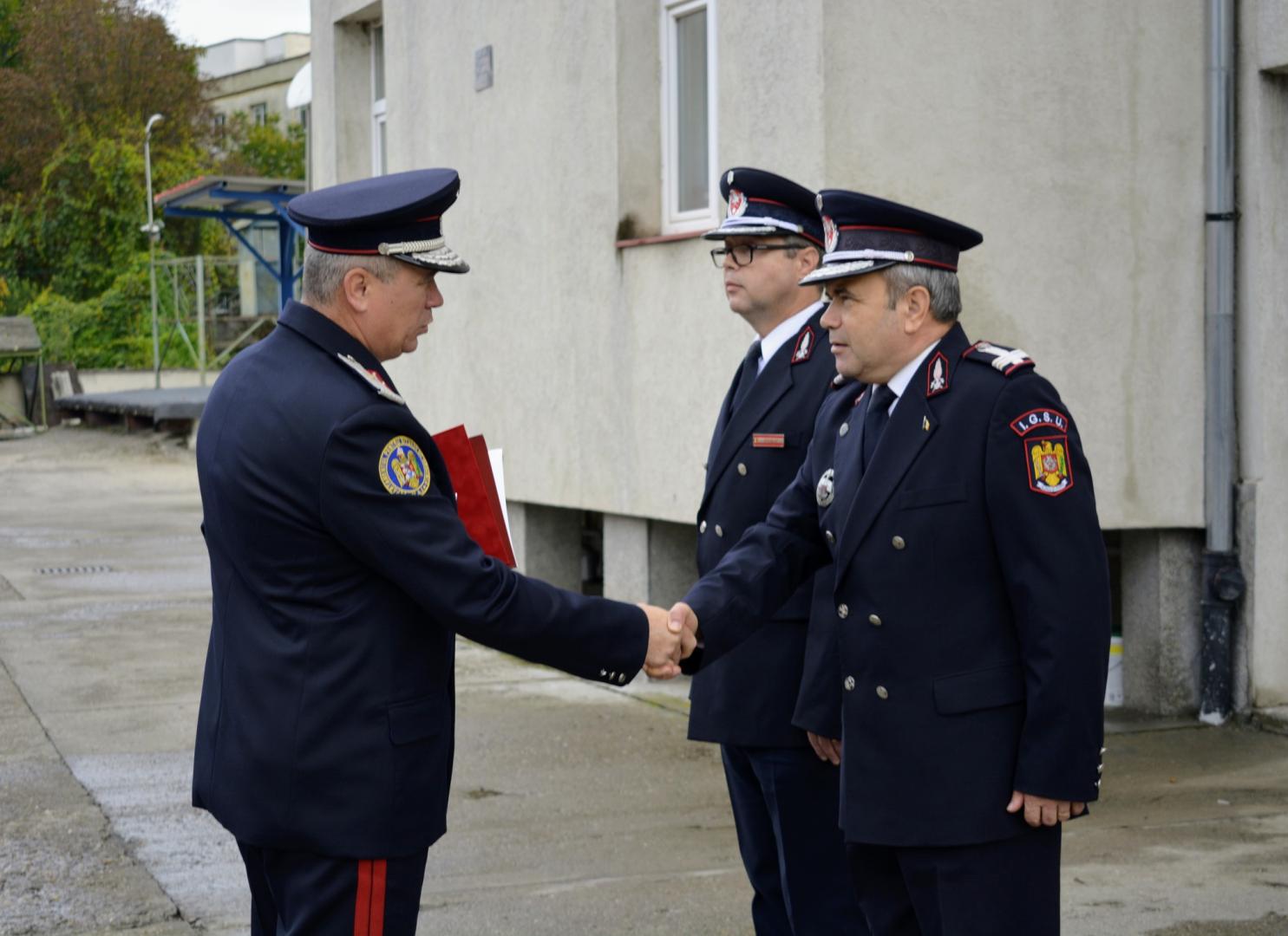 Un colonel și un locotenent de la ISU Cluj au trecut în rezervă
