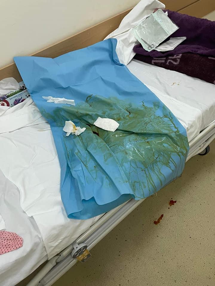 Încă un pat acoperit cu o zdreanță la Ginecologie 1 în Cluj-Napoca