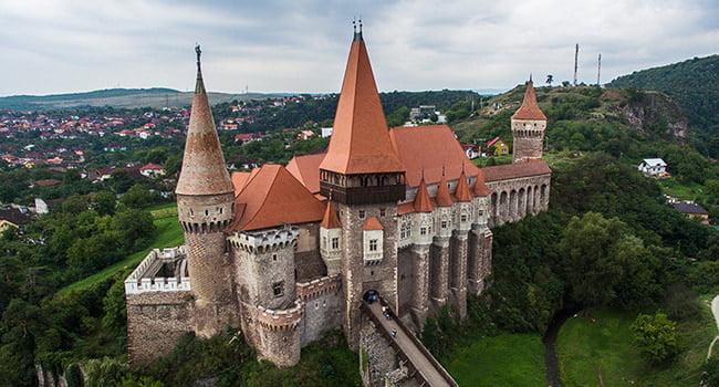 Cele mai frumoase și impunătoare castele din Transilvania. Unul este din Cluj