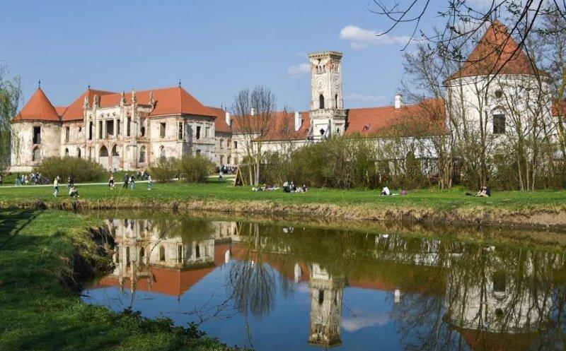 Cele mai frumoase și impunătoare castele din Transilvania. Unul este din Cluj