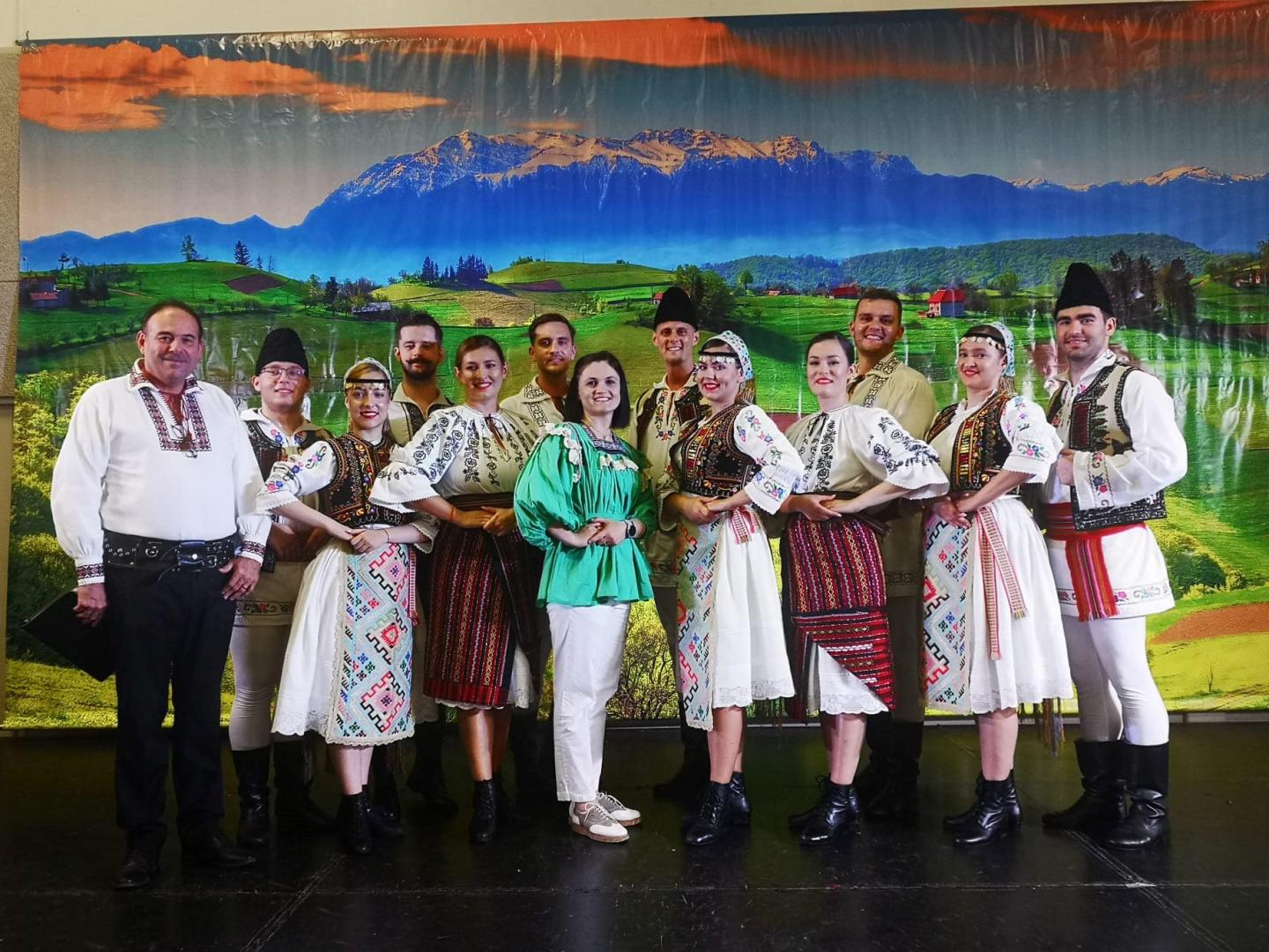 Ansamblul Folcloric „Românașul” al UTCN a reprezentat România la festivalul internațional multicultural Folklorama din Canada