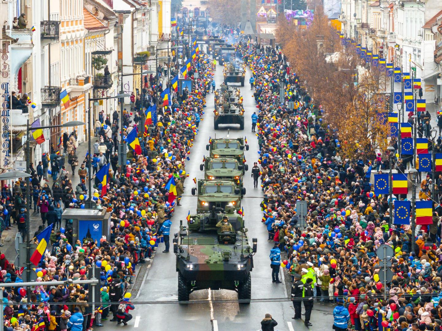 Peste 100.000 de clujeni și turiști au sărbătorit împreună Ziua Națională a României la Cluj-Napoca